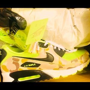 BNIB AIR MAX 90 CAMO & LIME GREEN SIZE 11